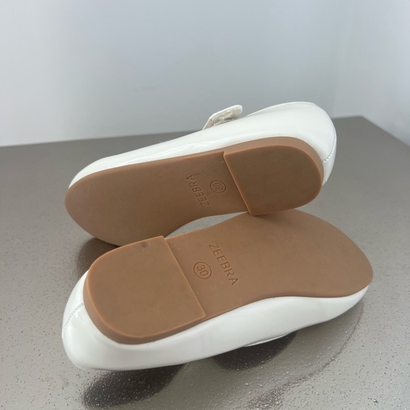 Zeebrakids Girls' Patent Mary Jane - Hard Sole - Size 30 in Color Pearl - Picture 4 of 4